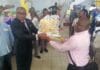 Rentrée scolaire 2024 : Le maire de Douala 3ème offre du matériel didactique aux enseignants d’écoles publiques de sa commune