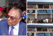 Le Supermarché Sino Mart envahi par la population, le ministre du Travail calme les tensions